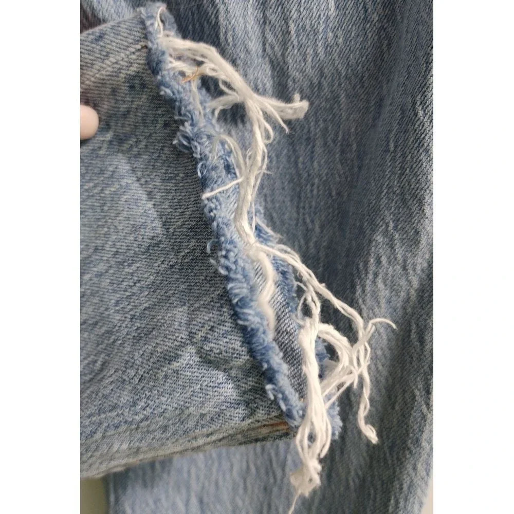 Aeropostale Mom Jeans Light‎ Wash Distressed Raw Hem High Rise Denim